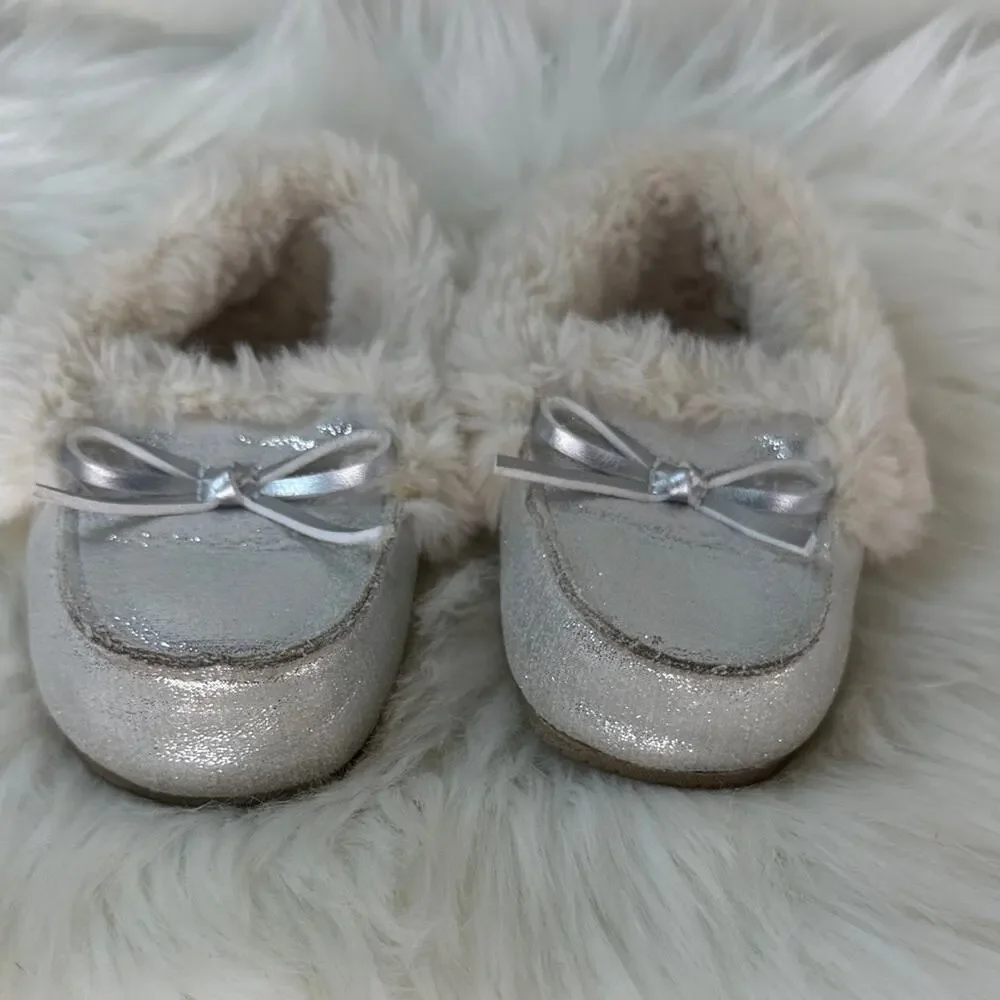 Cat & Jack Cozy Medora Moccasin Silver Kids Slippers Toddlers size 10